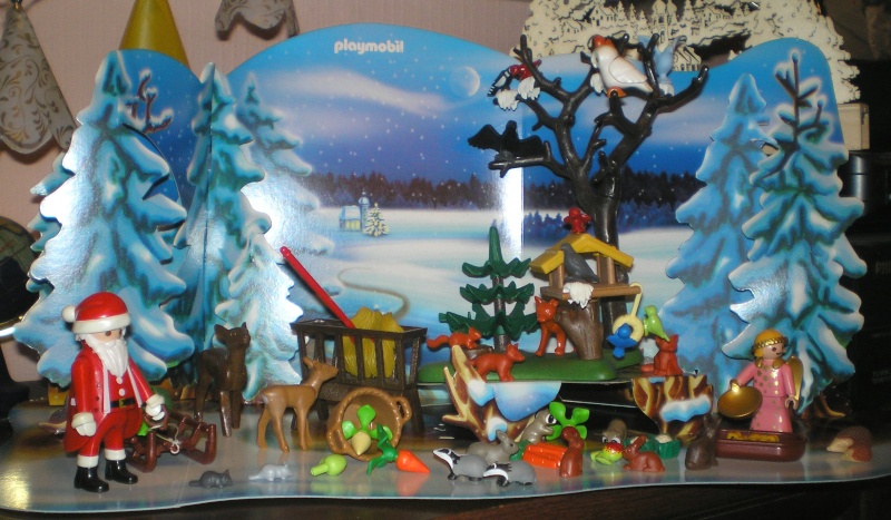 Weihnachtswelt mit PLAYMOBIL-Figuren und -Zubehör 001b2c11