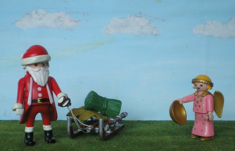 Weihnachtswelt mit PLAYMOBIL-Figuren und -Zubehör 001d3_11