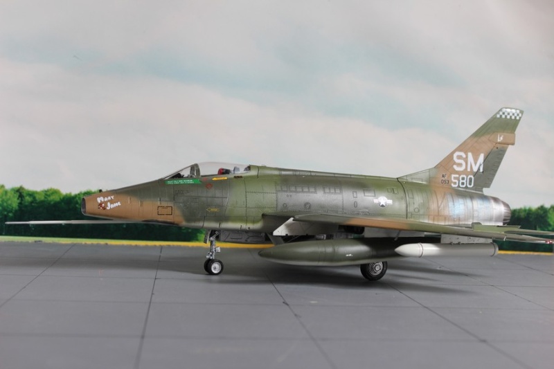 F-100D SUPER SABRE " Trois en Hun" 14-1_n10