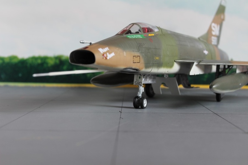 F-100D SUPER SABRE " Trois en Hun" 18_nor10