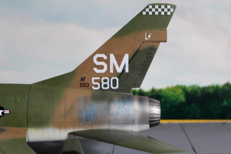 F-100D SUPER SABRE " Trois en Hun" 20_nor10