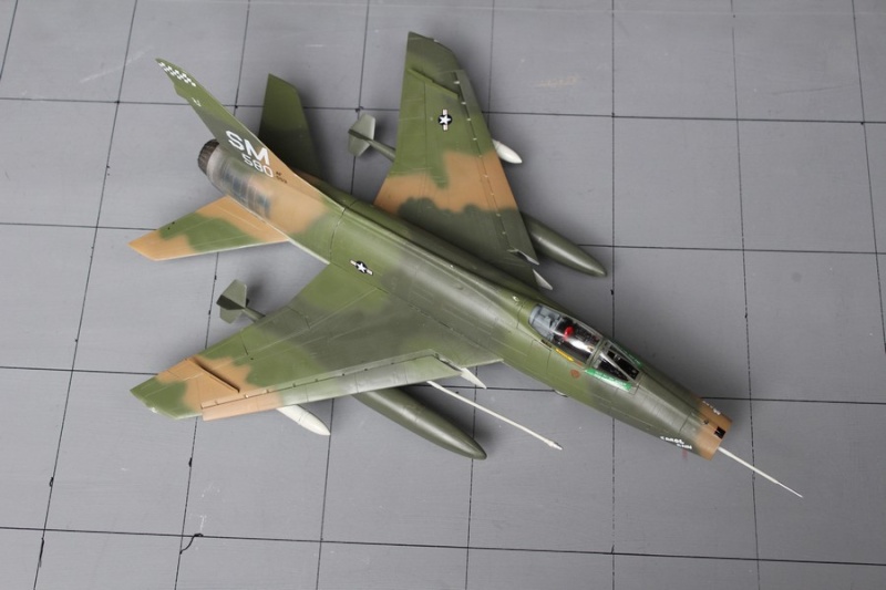 F-100D SUPER SABRE " Trois en Hun" 21_nor10