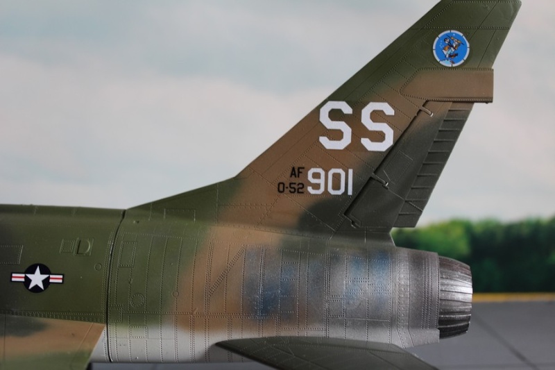 F-100D SUPER SABRE " Trois en Hun" 5_nort10