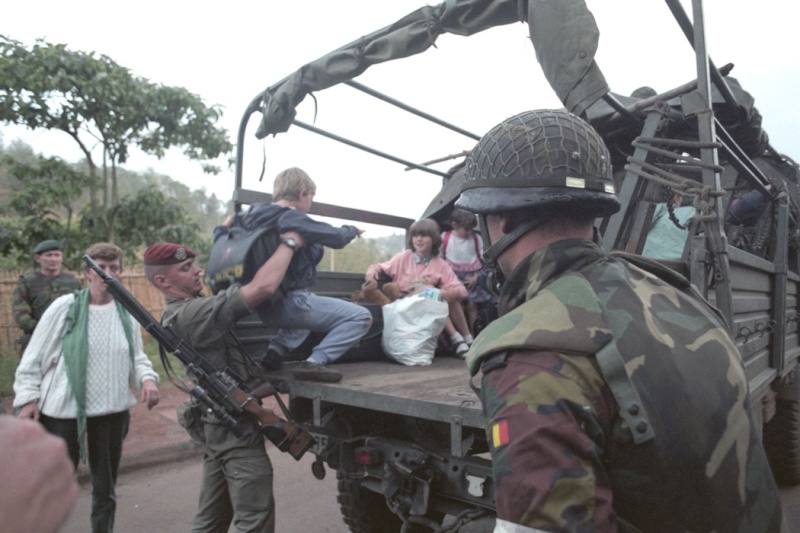 French Paratrooper Display - Rwanda/Somalia Belge_11