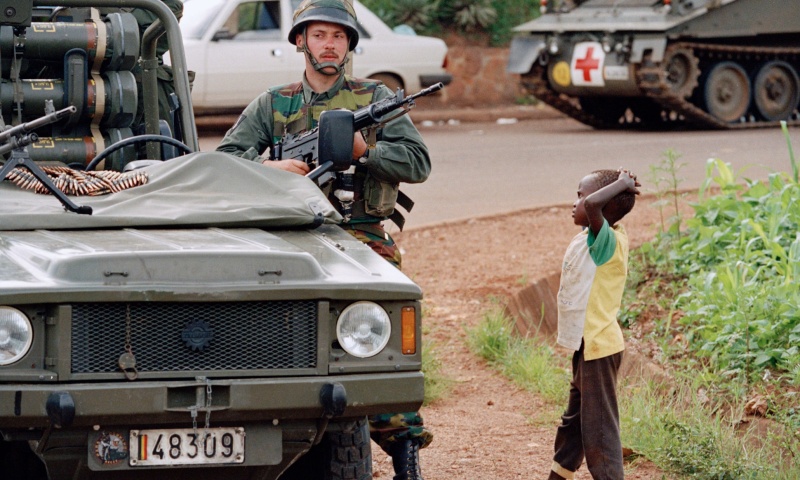 French Paratrooper Display - Rwanda/Somalia Belge_15