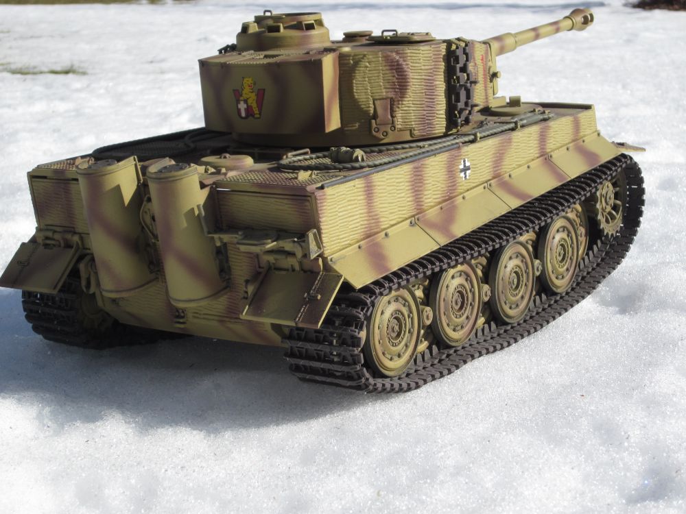 Tank Sale, 3 Tanks and Related Items. Please Check It Out Tiger_13