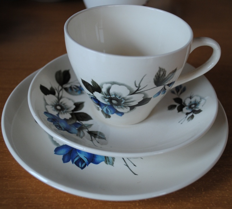 number - Kelston Potteries May Rose - Pattern number 985 05610