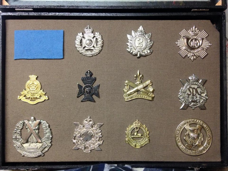 Vitrine Cap badges 3 DI canadienne 12019911