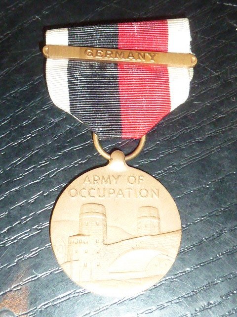 Médailles allemandes, mors de cavalerie cuirassier, etc.... P1340216