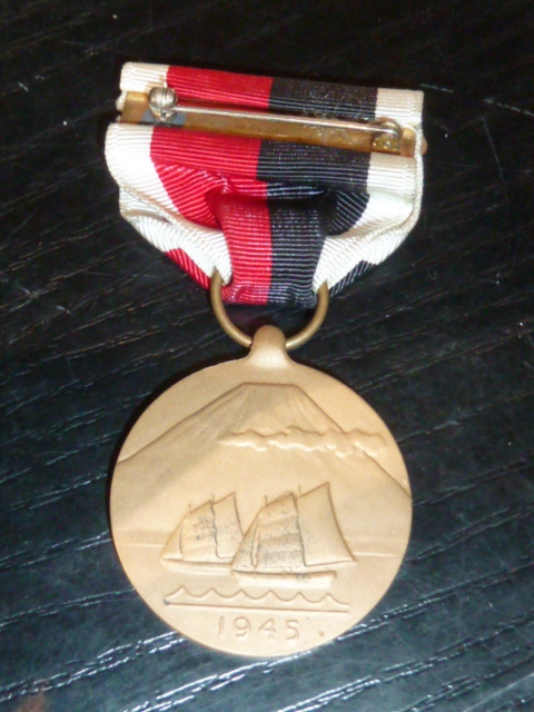 Médailles allemandes, mors de cavalerie cuirassier, etc.... P1340219