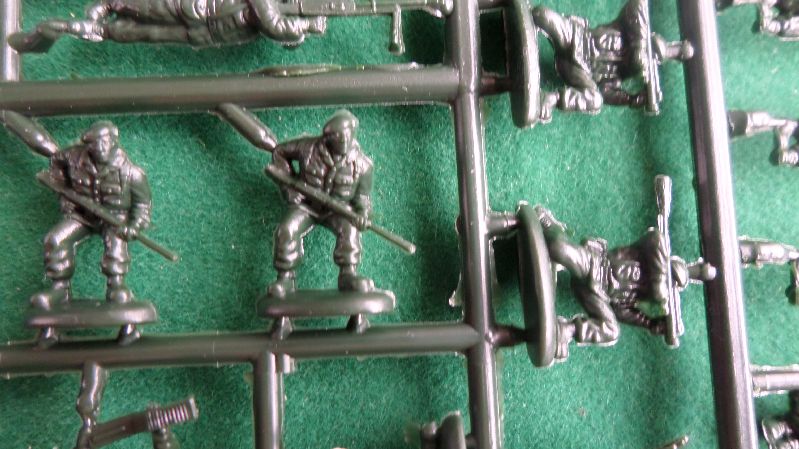 [Revell] British Paratroopers Fakland Wars Para_g13