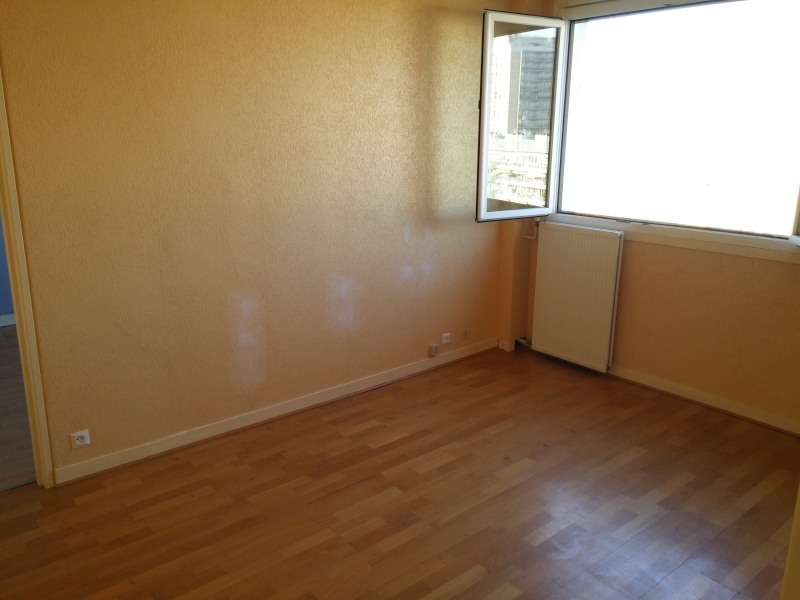 [potrapio1] Nouvel appartement où tout est à refaire 20151014