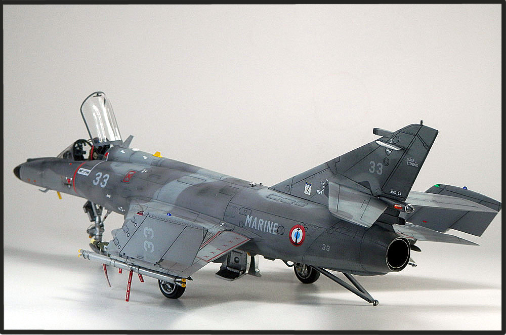 [HELLER] 1/48 - DASSAUT SUPER ETENDARD SEM "Harmattan"  (supet) Pa042123