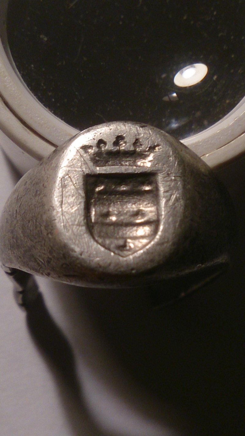 Bague sceau ( emblème de Laon ??) Dsc_1515