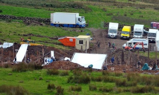 PICS OF A BATTLE SCENE BEING PREPARED 12910