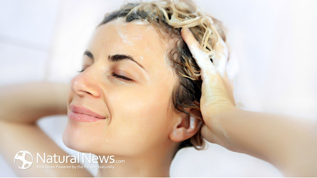 TIRED OF DANDRUFF? 5 REMEDIES TO TRY AT HOME Woman-25
