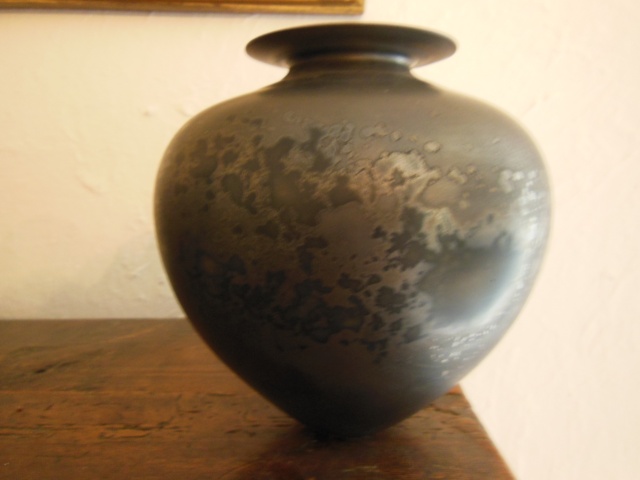 vase anthracite de Jean Grison , terre sigillée et enfumage Dscn9915