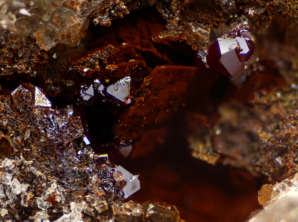 Minéraux de la mine CLARA autres que la Fluorite et la barite - Page 3 Fov_2_10