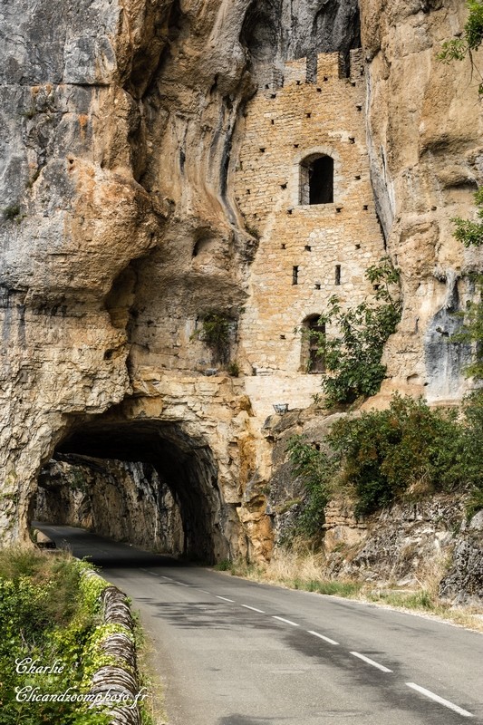 fortifications de la guerre de cent ans Bouzie10