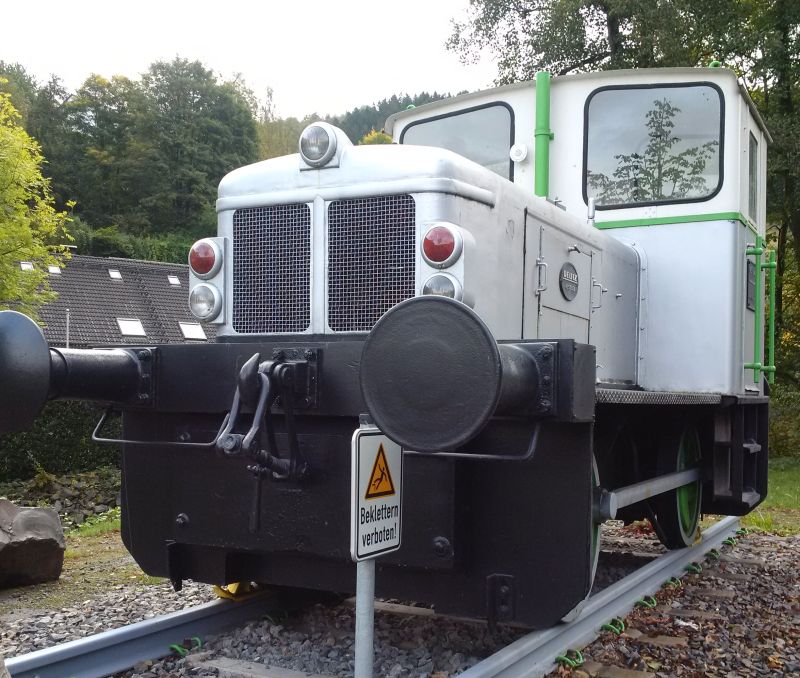 Deutz - Denkmals - Diesellok in Werdohl/Westfalen  1111