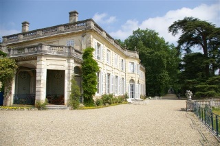 Envie d'une vie de château dans le Médoc le temps d'un mariage Chatea10