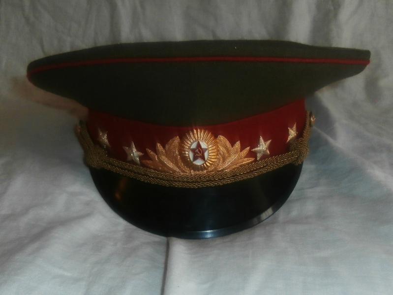 casquette officier URSS avec 4 étoile? Pa130012
