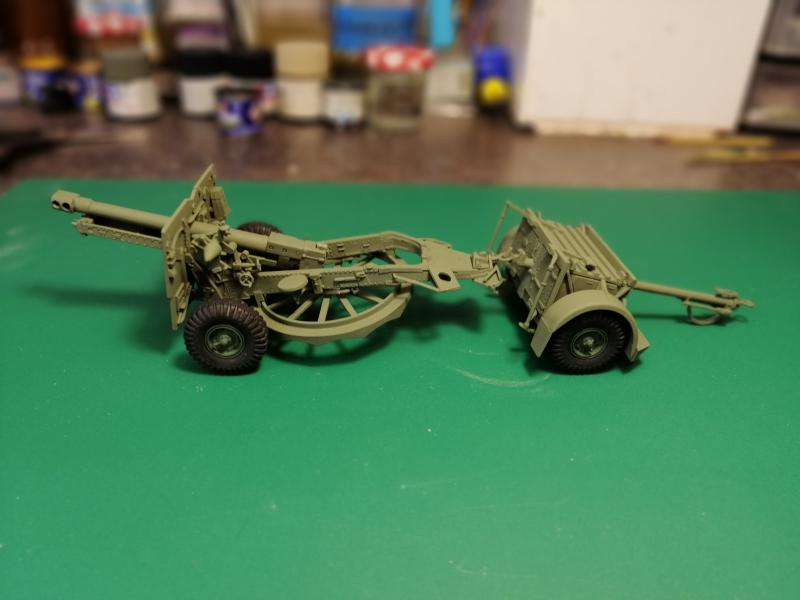 British 25 PDR. Field Gun & Quag Gun Tractor Canadian Ford F.G.T. Tamiya 1/35 2935