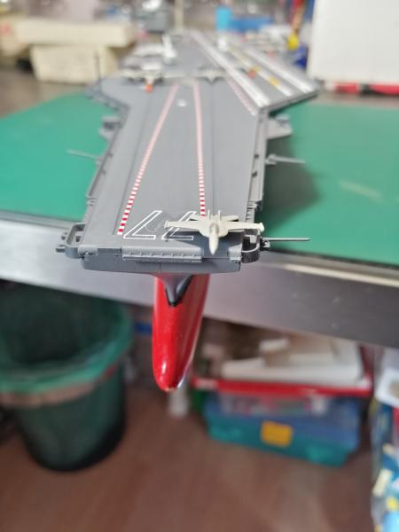 [ITALERI] Porte-avions nucléaire USS GEORGE H.W. BUSH CVN-77 1/720ème Réf 5534 5120