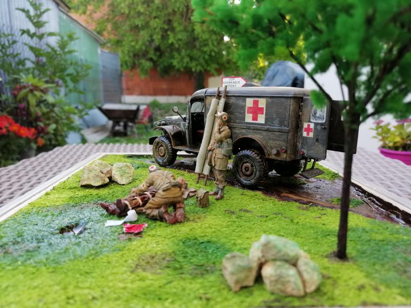  Dodge ambulance WC 54 1/35 Italier iVraiment FINI !!!!!!  - Page 6 9013