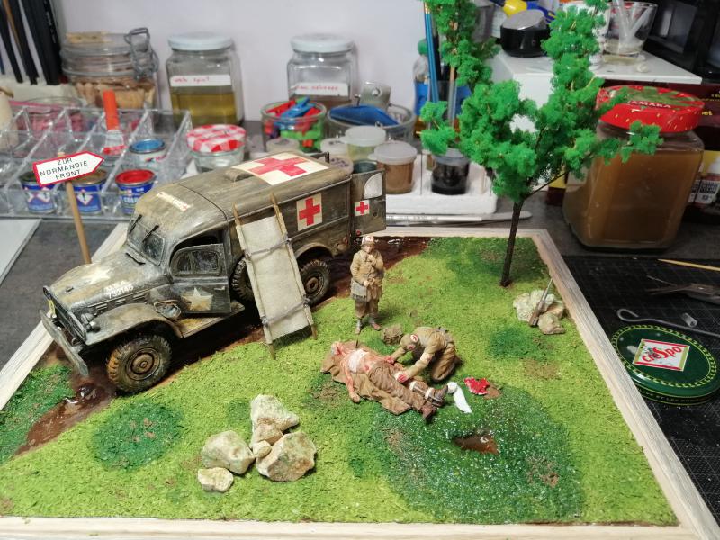 Dodge ambulance WC 54 1/35 Italier iVraiment FINI !!!!!! - Page 6 9812