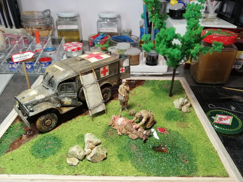 Intervention médicale quelque part en Normandie Dodge WC54 (italeri) figurines résines!!! 9812