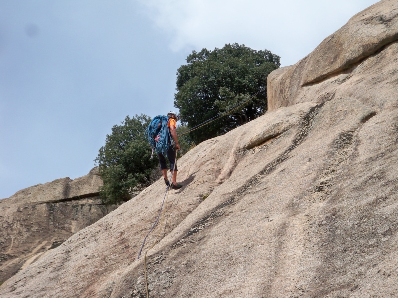 Escalada: sábado 26 de septiembre 2015 - "Feliz Aniversario" (Placas del Halcón - Pedriza) 023_je10