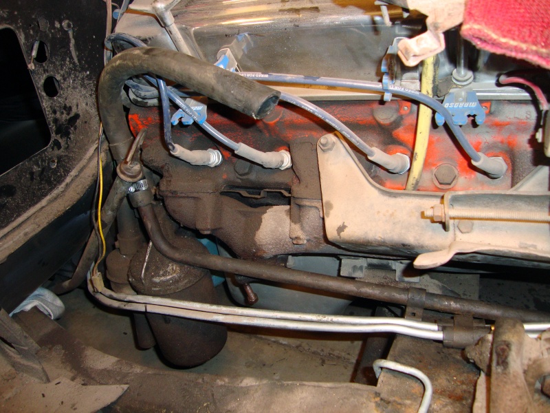 help with heater hose and tranny lines Dsc02230