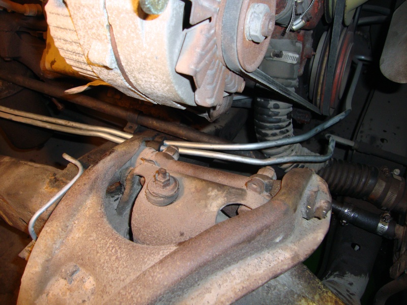 help with heater hose and tranny lines Dsc02231