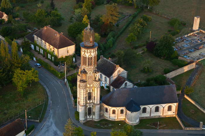 Je survole une église. A_male12