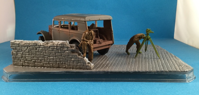 La BBC en action - "Humber staff car" Accurate Armour + figurines Bronco et scratch - 1/35 Img_1612