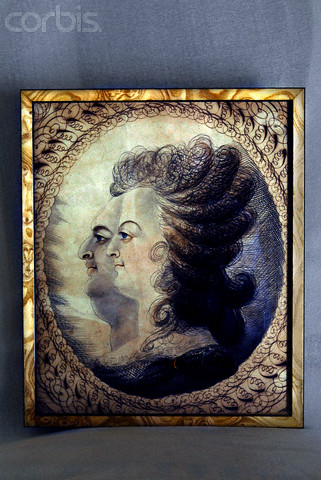 Michèle Lorin : Marie-Antoinette, ma collection particulière - Page 4 Zmarie23