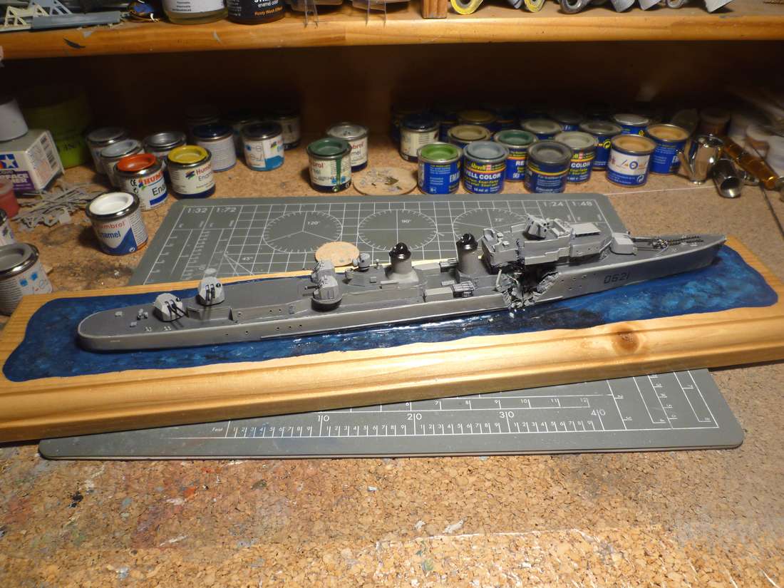 Escorteur d'escadre Surcouf Heller 1/400 + L'ARSENAL - Page 3 E_e_su29
