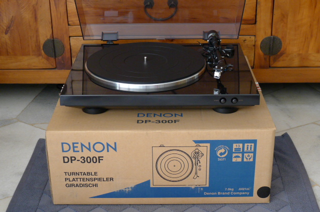 Denon DP-300F Belt-drive Turntable with Built-in Phono Preamp (Used) SOLD P1100932