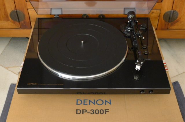 Denon DP-300F Belt-drive Turntable with Built-in Phono Preamp (Used) SOLD P1100933