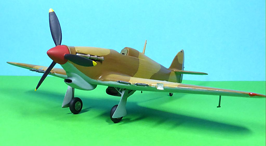 [Airfix vs Revell] - Hawker Hurricane Mk IIC en duo - Page 7 Amk28010