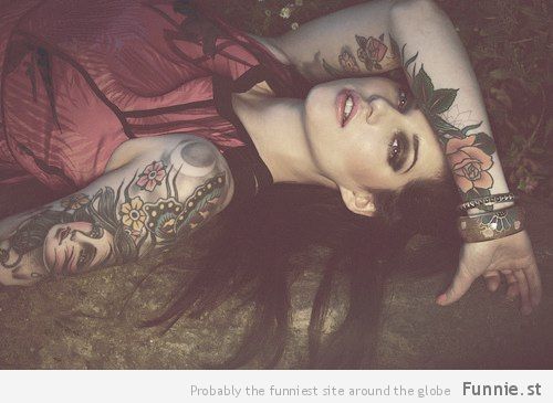 CHARME - Les plus belles femmes sont tatouées... - Page 10 14039711