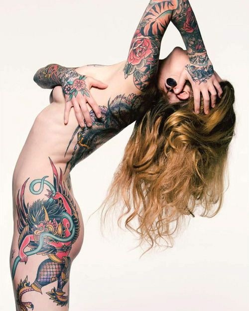 CHARME - Les plus belles femmes sont tatouées... - Page 7 32610