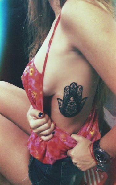 CHARME - Les plus belles femmes sont tatouées... - Page 11 5025510