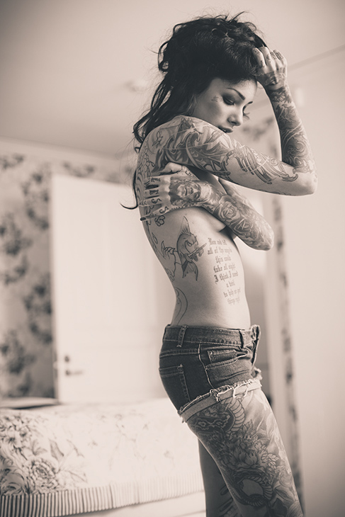 CHARME - Les plus belles femmes sont tatouées... - Page 11 Amy-wi10