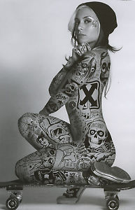 CHARME - Les plus belles femmes sont tatouées... - Page 11 T2ec1610