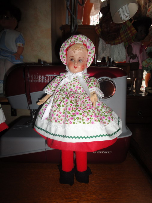 les poupées de ma maison  Dsc04511