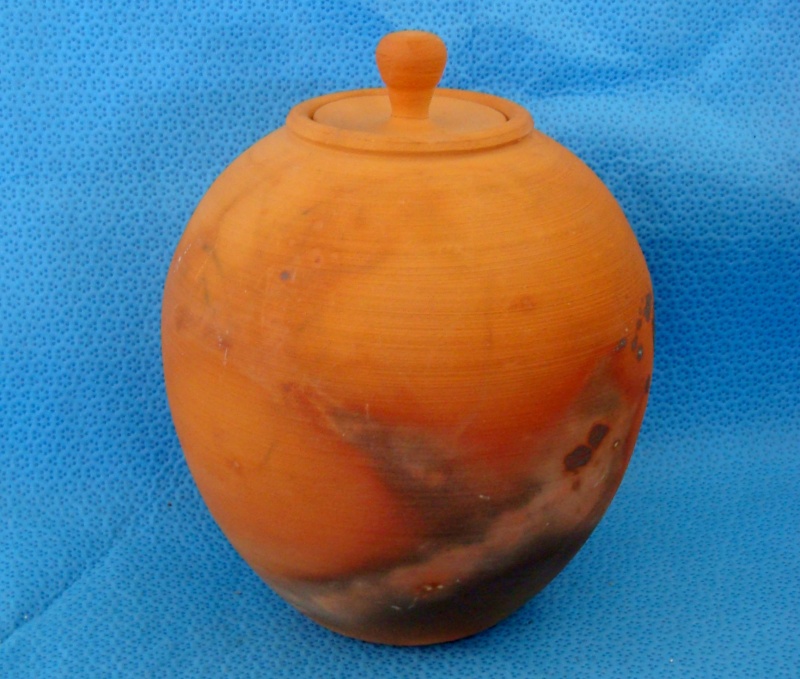 Gorgeous Lidded Pot - Paul Hemara? Dsc08113