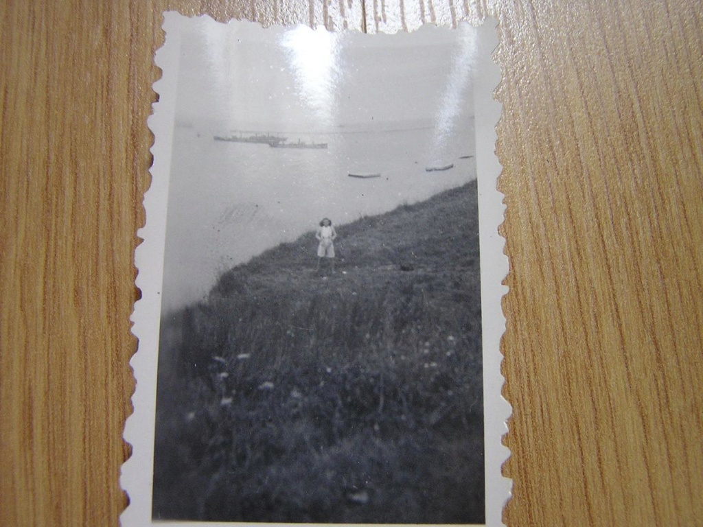 Port artificiel d'Arromanches, été 1944 : des uniformes et des visages 00810