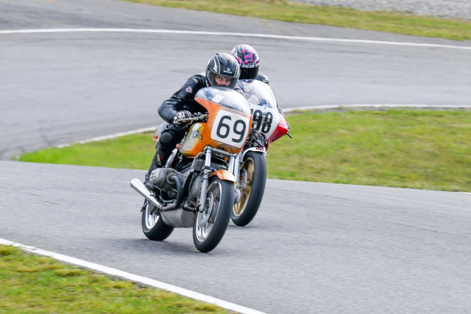 Championnat de France Motos Anciennes à Pau Arnos les 28 et 29 sprtembre 2019 - Page 2 71111810